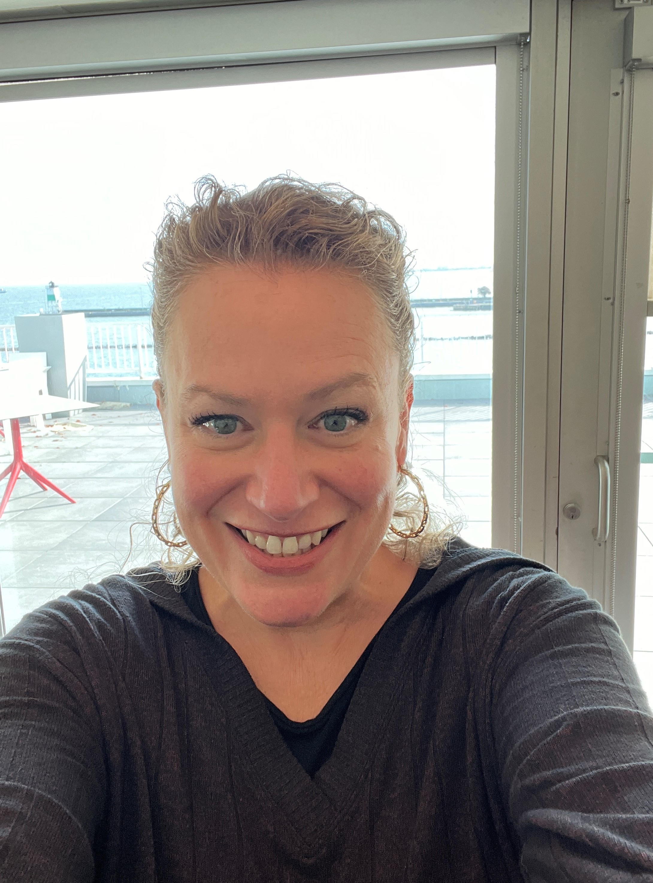 Dr. Ruth Gomberg-Muñoz headshot